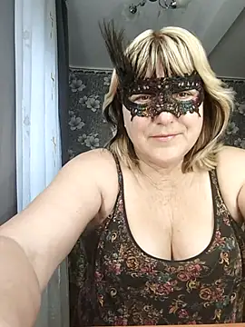 Snapshot of AliceGold5231 chatting on 11, 4, 2026 AliceGold5231 online show from 11, 4, 2026