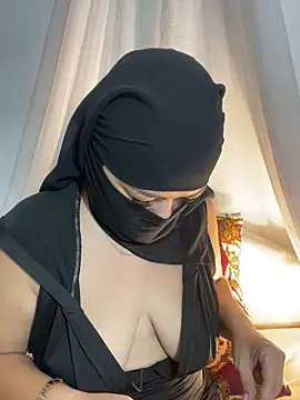 Amyraa  online show from 14, 10, 2025