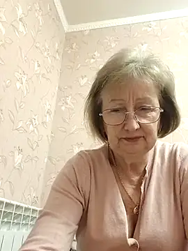 AlikaSwan5821 online show from 24, 2, 2026