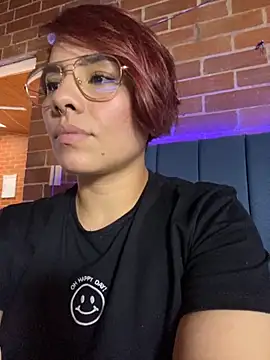 Snapshot of alejandra_prk26 chatting on 11, 10, 2025 alejandra prk26 online show from 11, 10, 2025