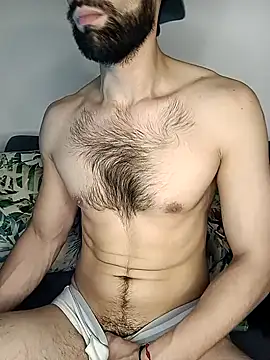 Snapshot of Enzo-wolf33 chatting on 8, 10, 2025 Enzo-wolf33 online show from 8, 10, 2025