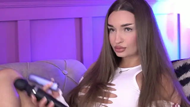 MillaSerene online show from 5, 10, 2025