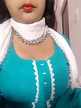 Snapshot of Babe_Doll04 chatting on 17, 3, 2026 Babe Doll04 online show from 17, 3, 2026