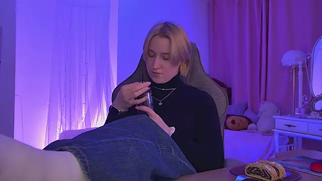 Snapshot of CinBellamy chatting on 3, 2, 2026 CinBellamy online show from 3, 2, 2026