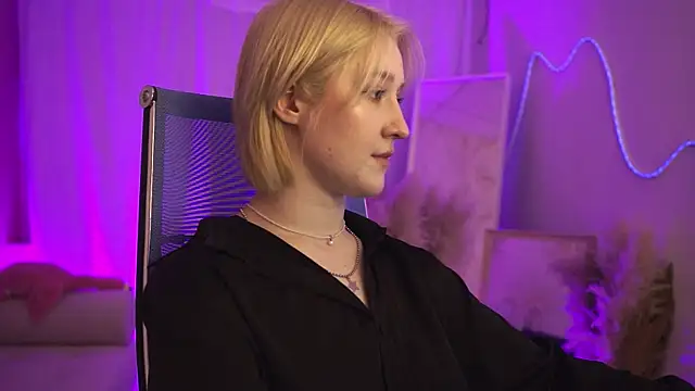 Snapshot of CinBellamy chatting on 2, 4, 2026 CinBellamy online show from 2, 4, 2026