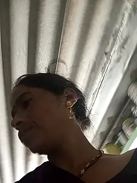 MISS LOVE 001 online show from 19, 9, 2025