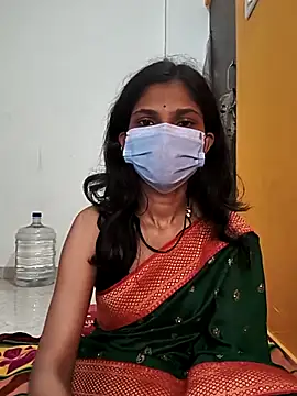 Shivani2002 online show from 4, 12, 2025