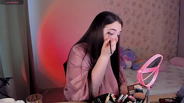Snapshot of Alice_next_door chatting on 19, 4, 2026 Alice next door online show from 19, 4, 2026