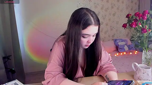 Snapshot of Alice_next_door chatting on 24, 4, 2026 Alice next door online show from 24, 4, 2026