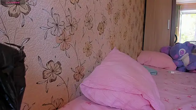 Snapshot of Alice_next_door chatting on 7, 5, 2026 Alice next door online show from 7, 5, 2026