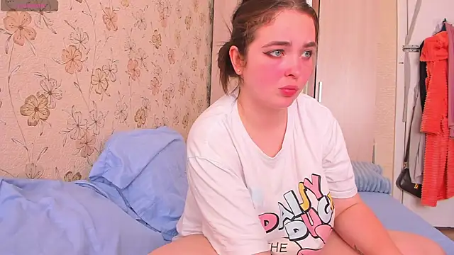 Snapshot of Alice_next_door chatting on 3, 6, 2026 Alice next door online show from 3, 6, 2026