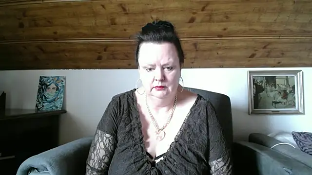 Snapshot of TiffanyMature chatting on 5, 5, 2026 TiffanyMature online show from 5, 5, 2026