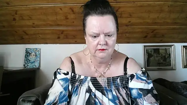 Snapshot of TiffanyMature chatting on 1, 6, 2026 TiffanyMature online show from 1, 6, 2026