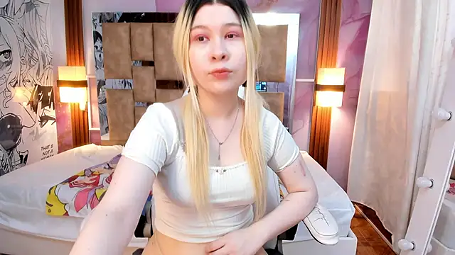 Melody Lolii online show from 22, 9, 2025