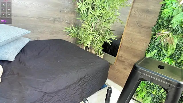 Snapshot of katia_cute chatting on 13, 11, 2025 katia cute online show from 13, 11, 2025