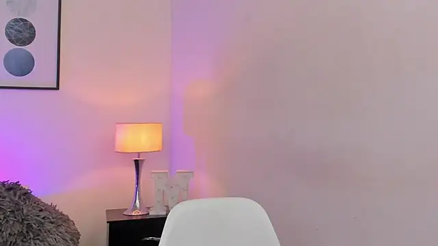 Snapshot of emmabridgerton chatting on 31, 3, 2026 emmabridgerton online show from 31, 3, 2026