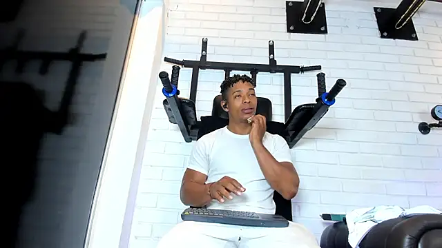 ItaloMoore online show from 20, 2, 2026