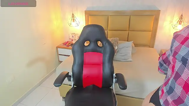 MELISSAROUGE online show from 10, 11, 2025