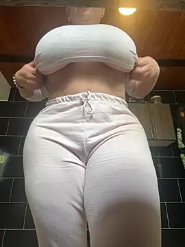 Snapshot of kattaleya14 chatting on 31, 3, 2026 kattaleya14 online show from 31, 3, 2026