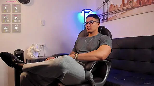 Snapshot of Dash_Bukoski chatting on 22, 12, 2025 Dash Bukoski online show from 22, 12, 2025