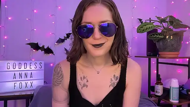 Snapshot of mistressannafoxx chatting on 17, 11, 2025 mistressannafoxx online show from 17, 11, 2025