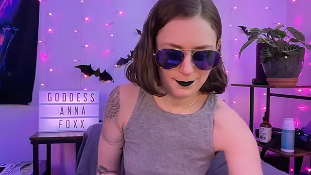 Snapshot of mistressannafoxx chatting on 18, 11, 2025 mistressannafoxx online show from 18, 11, 2025