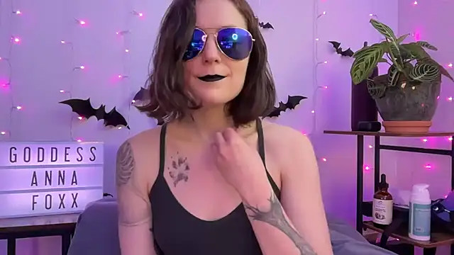 Snapshot of mistressannafoxx chatting on 20, 11, 2025 mistressannafoxx online show from 20, 11, 2025