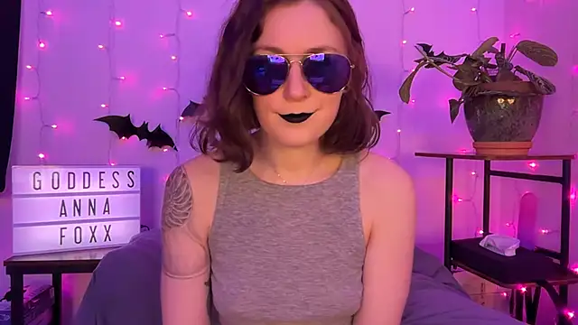 Snapshot of mistressannafoxx chatting on 25, 11, 2025 mistressannafoxx online show from 25, 11, 2025