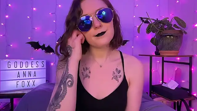 Snapshot of mistressannafoxx chatting on 26, 11, 2025 mistressannafoxx online show from 26, 11, 2025