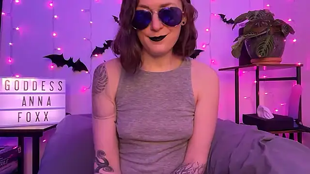 Snapshot of mistressannafoxx chatting on 16, 12, 2025 mistressannafoxx online show from 16, 12, 2025