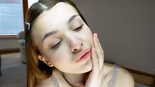 Snapshot of Eva_Zill chatting on 4, 4, 2026 Eva Zill online show from 4, 4, 2026