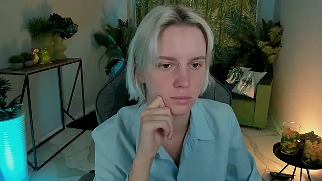 Snapshot of BethanyCloud chatting on 15, 10, 2025 BethanyCloud online show from 15, 10, 2025