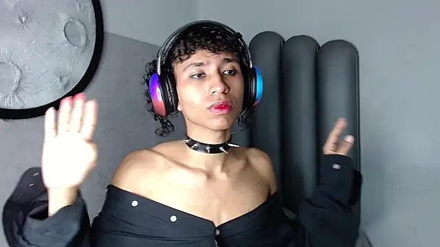 Snapshot of venus-03 chatting on 28, 9, 2025 venus-03 online show from 28, 9, 2025