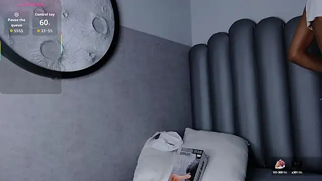 Snapshot of venus-03 chatting on 11, 10, 2025 venus-03 online show from 11, 10, 2025