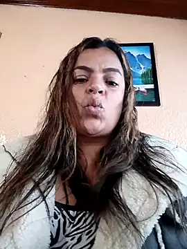 Mia-Glow online show from 9, 2, 2026