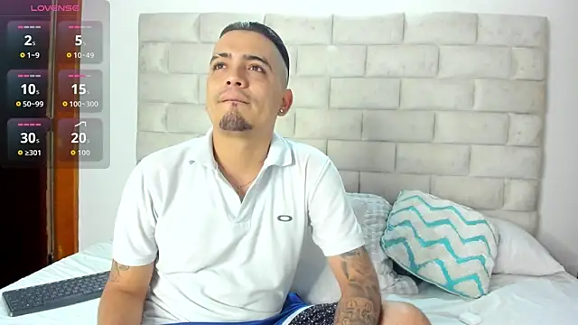 OwenStonne  online show from 8, 9, 2025