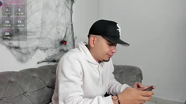 OwenStonne  online show from 21, 10, 2025