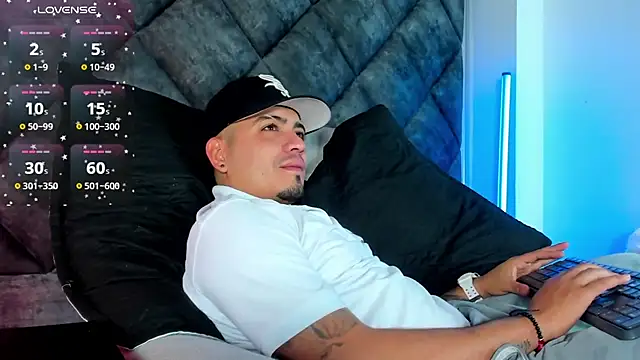 OwenStonne  online show from 16, 12, 2025