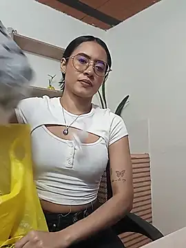 Snapshot of amy_lennox chatting on 20, 5, 2026 amy lennox online show from 20, 5, 2026
