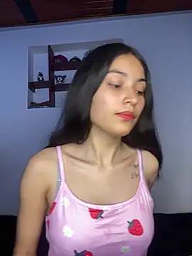 Snapshot of hotwife26 chatting on 8, 4, 2026 hotwife26 online show from 8, 4, 2026