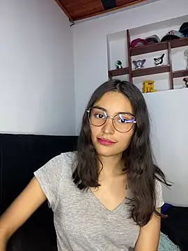 Snapshot of hotwife26 chatting on 23, 5, 2026 hotwife26 online show from 23, 5, 2026
