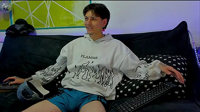 Snapshot of Dioniso_guy8 chatting on 31, 3, 2026 Dioniso guy8 online show from 31, 3, 2026