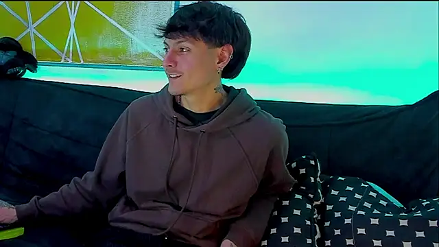 Snapshot of Dioniso_guy8 chatting on 1, 4, 2026 Dioniso guy8 online show from 1, 4, 2026