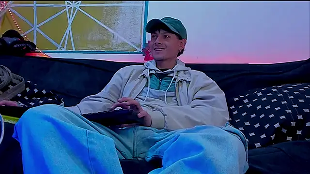 Snapshot of Dioniso_guy8 chatting on 2, 4, 2026 Dioniso guy8 online show from 2, 4, 2026