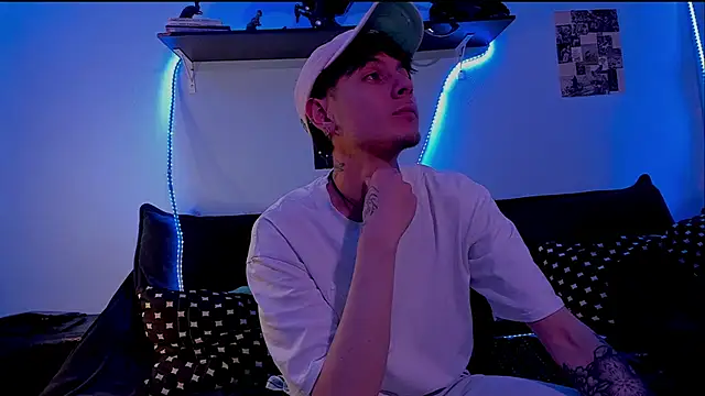 Snapshot of Dioniso_guy8 chatting on 16, 4, 2026 Dioniso guy8 online show from 16, 4, 2026