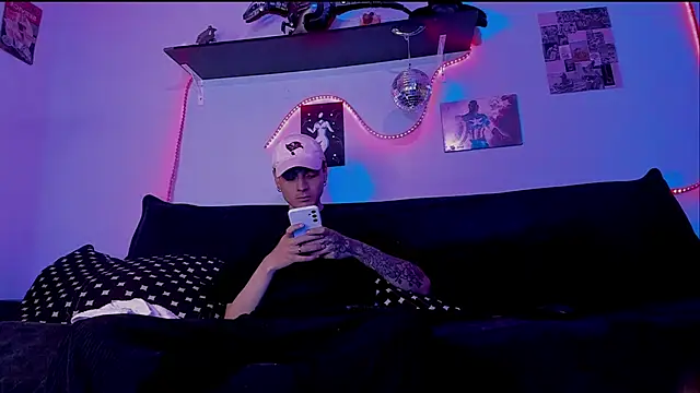 Snapshot of Dioniso_guy8 chatting on 17, 4, 2026 Dioniso guy8 online show from 17, 4, 2026