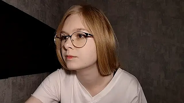 Snapshot of LiaVibes chatting on 20, 9, 2025 LiaVibes online show from 20, 9, 2025