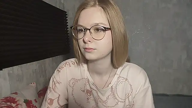 Snapshot of LiaVibes chatting on 3, 2, 2026 LiaVibes online show from 3, 2, 2026