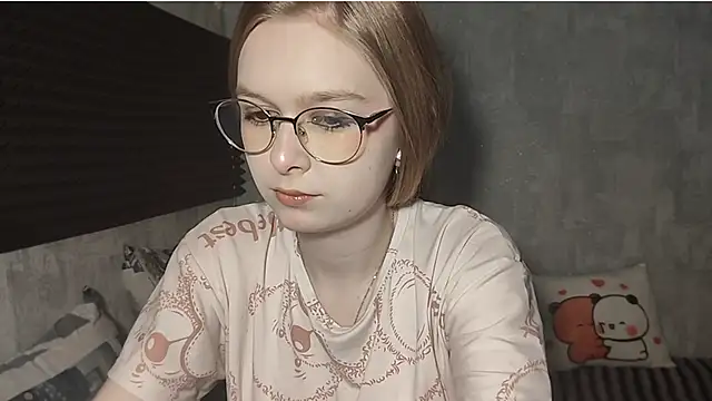 Snapshot of LiaVibes chatting on 5, 3, 2026 LiaVibes online show from 5, 3, 2026