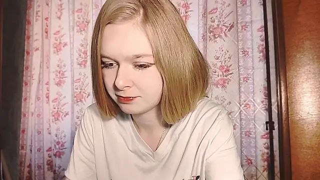 Snapshot of LiaVibes chatting on 23, 3, 2026 LiaVibes online show from 23, 3, 2026